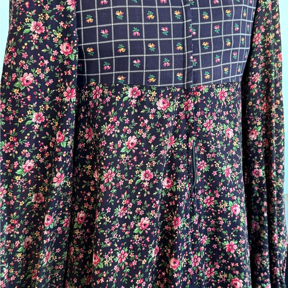 Vintage 1980’s Chic Long Sleeve Floral Dress - Picture 8 of 11